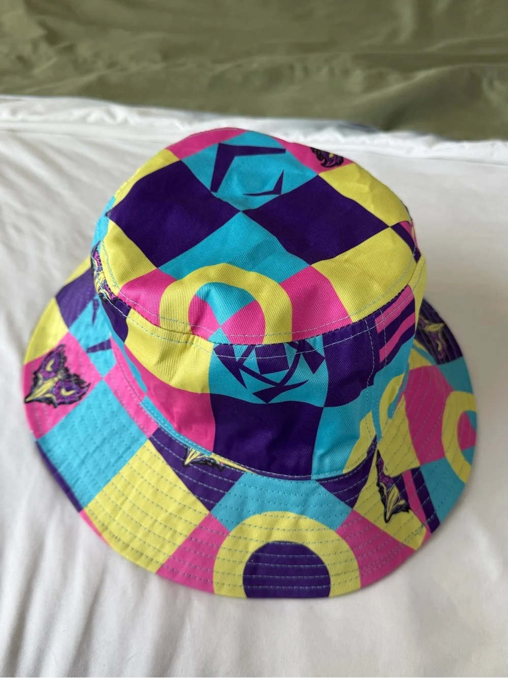 Reversible Electric Hawk Bucket Hat